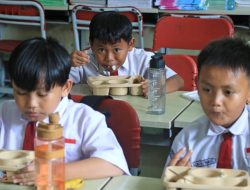 Selain Pembiasaan Makan Bergizi, Siswa Diajari Semakin Peduli Lingkungan 