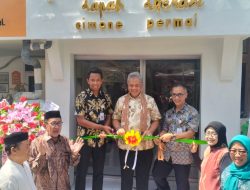 Kepala Dinas Perpustakaan dan Arsip Daerah Kota Tangerang Resmikan Galeri Lapak Literasi di TBK Cimone