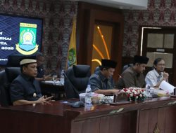 Dr. Nurdin Sampaikan Raperda APBD 2025, Urusan Pendidikan Masih Jadi Prioritas