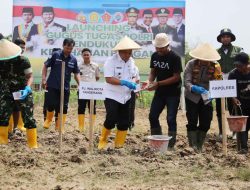 Dukung Misi Asta Cita, Pemkot dan Polri Lakukan Penanaman Bibit Bersama Kelompok Tani Jantan