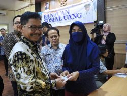 Jelang Lebaran, Sachrudin-Maryono Kompak Bagikan BSU ke 2.423 Orang