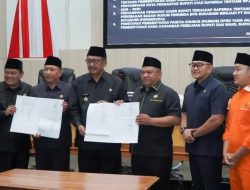 Hadiri Rapat Paripurna DPRD, Bupati Bersama Wakil Bupati Sukabumi Bahas Sejumlah Raperda