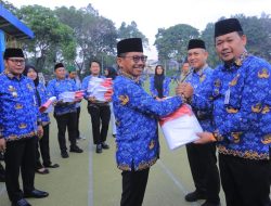 Harlah Pancasila, Sachrudin Bagikan Ribuan Bendera Merah Putih