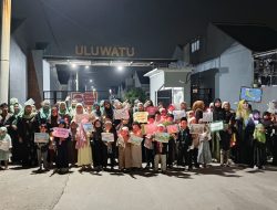 Peringati 1 Muharram, Ratusan Warga Griya Arta Sukasari Gelar Pawai Obor