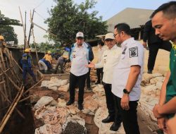 Pemkot Perbaiki Turap, Sachrudin: Mudah-mudahan Ke Depan Situasi Membaik