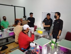 Warga Sekitar Pabrik PT. KSM Antusias Ikuti Pelatihan Keterampilan Seni Epoxy