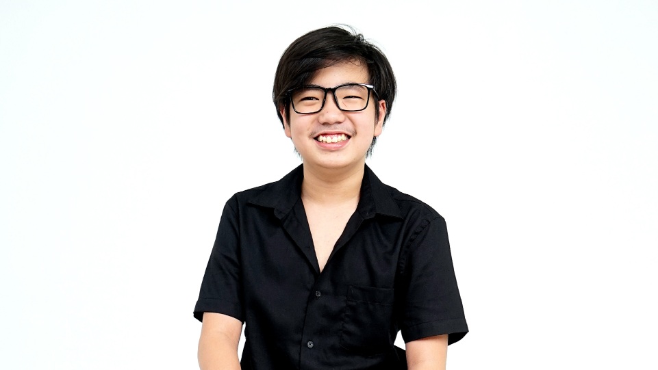 Kenneth Trevi melampaui batas disleksia, mewujudkan mimpi jadi penyanyi profesional. (Dok. Istimewa)