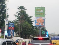 Tak Berizin, Reklame Besar di Cilandak Ancam Keselamatan dan Rusak Keindahan Kota