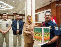 Pemkot Jakbar Salurkan Sembako dan Santunan Idul Fitri untuk 232 PJLP dan P3K Paruh Waktu