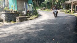 Jalan Rusak yang Viral di Kadudampit Kini Diperbaiki, Warga Apresiasi