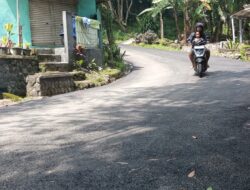 Jalan Rusak yang Viral di Kadudampit Kini Diperbaiki, Warga Apresiasi