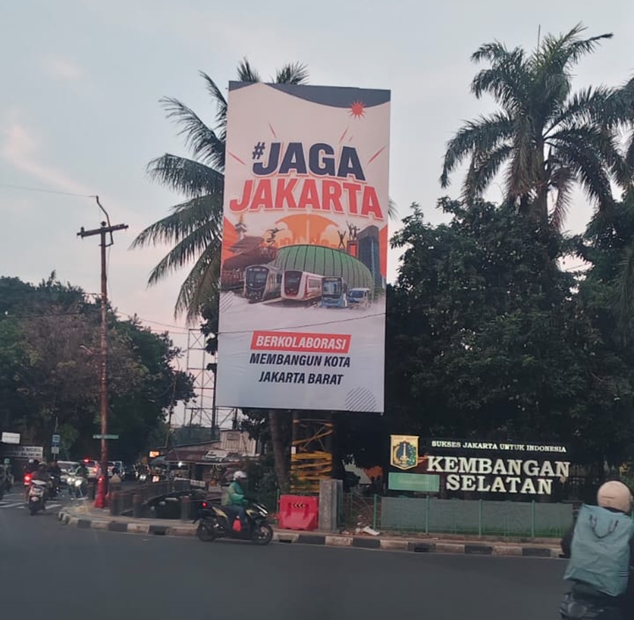 Memalukan, Iklan “JAGA JAKARTA” di Kembangan Dipasang di Papan Reklame Ilegal