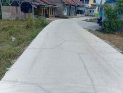 Jalan Cor Beton 300 Meter di Kemuning Retak dalam 3 Bulan, Warga Minta PUPR Bertanggung Jawab