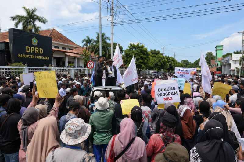 Ribuan Pekerja MBG Padati DPRD Pamekasan, Desak Kepastian Kelanjutan Program